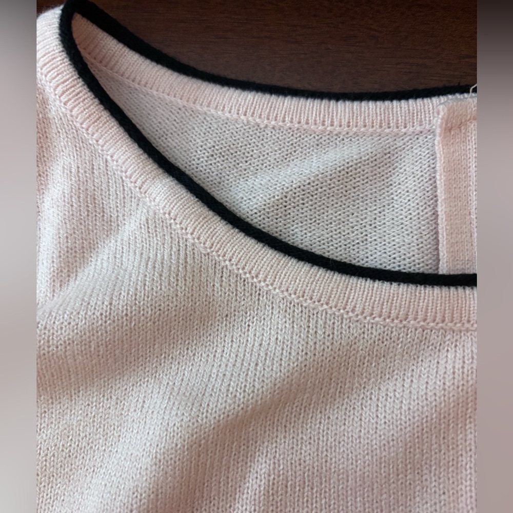 SOHO. NEW YORK & CO. Chic Pink and Black Sweater w/built-in blouse attached - Picture 3 of 10